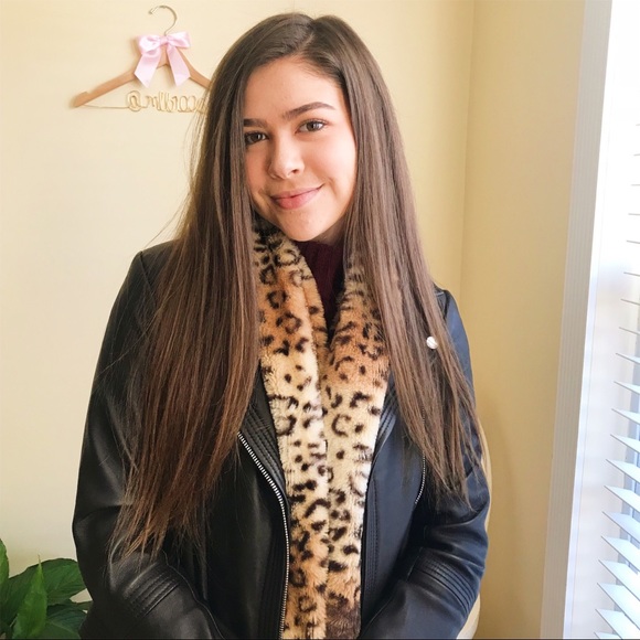 Leopard Faux Fur Infinity Scarf! - Picture 3 of 3